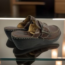 BORN Brown Slip-On Mule Clogs Leather Women's Size 8 EU 39