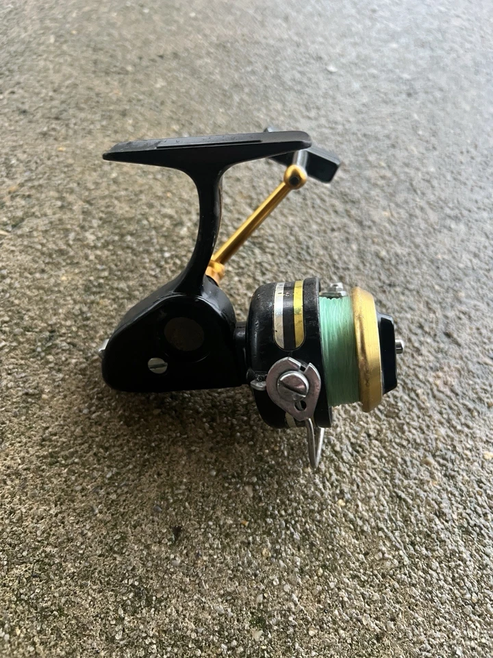 CARRETE GIRATORIO PENN #714Z ULTRA SPORT CON MANGO PLEGABLE Y LÍNEA. FUNCIONA MUY BIEN Foto 2 de 4