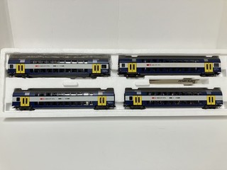 HO SCALE MARKLIN 4 PASSENGER CARS (NO ENGINE MODEL #28505) SEE PICS/READ!!!