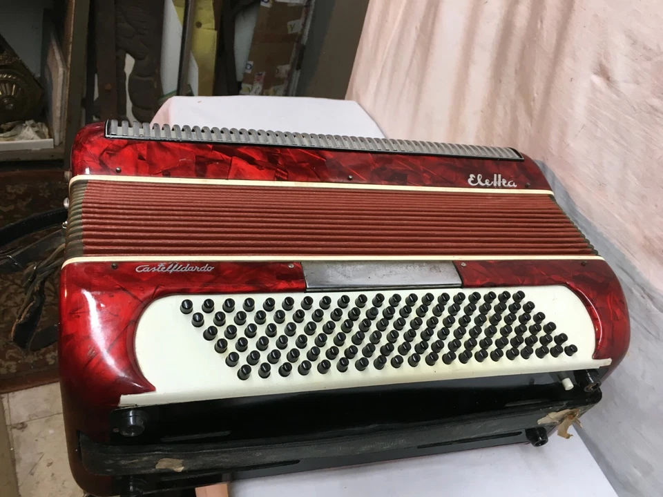 Acordeón profesional Marino CastelFidardo vintage rojo hielo agrietado años 50 Foto 4 de 4