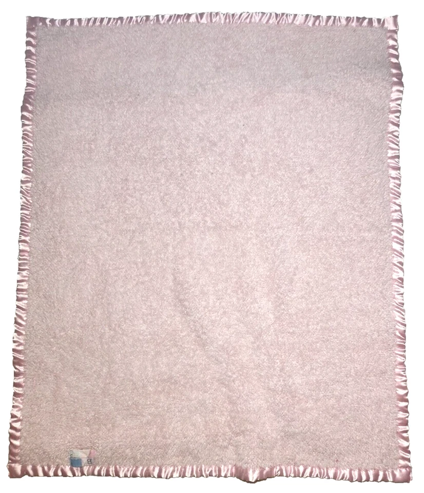 ¿Mantas y más allá? Manta de felpa rosa lisa para bebé niña borde satinado Lovey 31x36 Foto 2 de 3