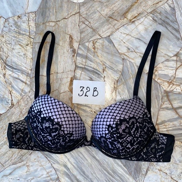 Victoria's Secret Very Sexy Leather & Lace Bra 32B