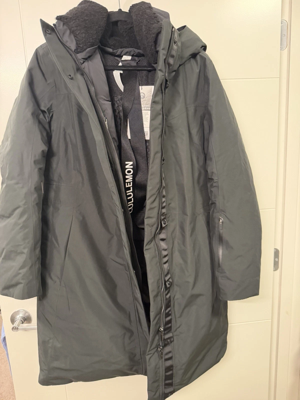 New: lululemon snow warrior parka Down Fill Size 10 Black Pine