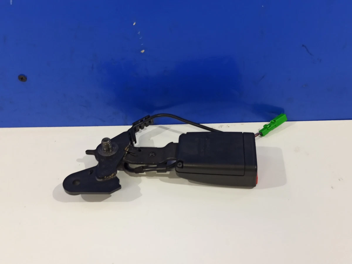 VOLVO XC90 II T6 AWD Rear Middle Seat Buckle 39842521 2.00 Petrol