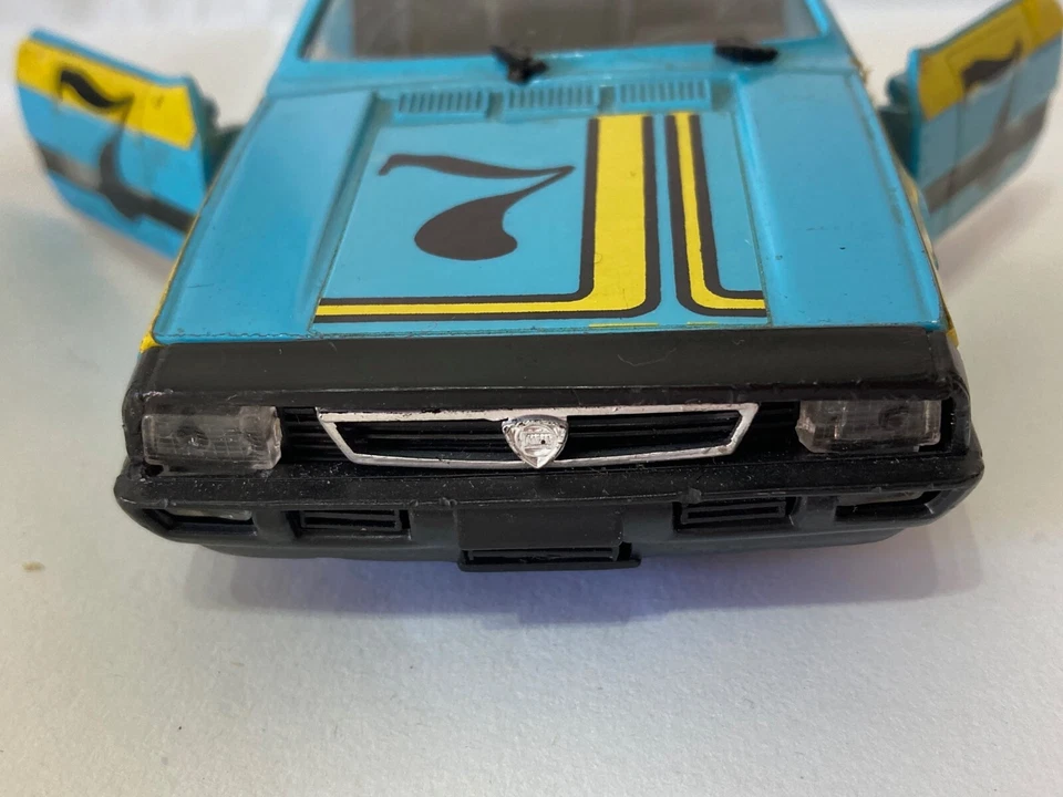 POLISTIL S57 WALT DISNEY SCORPION LANCIA BETA COUPè SCALA 1/25 SENZA SCATOLA. - Immagine 2 di 4