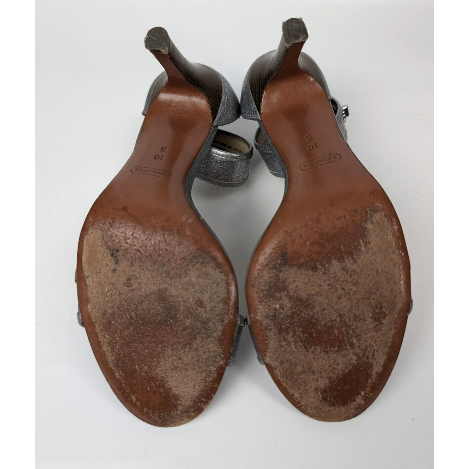 Coach Harleigh Cuba sandali alla caviglia tacco corte pelle argento metallizzato 10