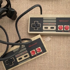 Nintendo NES Console Lot w/ 2 Controllers, AC Adapter, RF Switch, Tetris, Mario