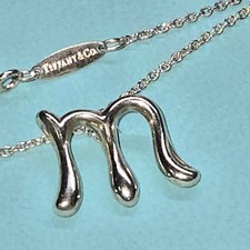 Collana con ciondolo Tiffany & Co. in argento 925 note Elsa Peretti alfabeto ...