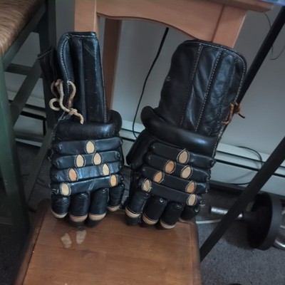 Vintage 1970s Winnwell Sears Pierre Pilote Model Hockey Gloves - Black & Tan 14''