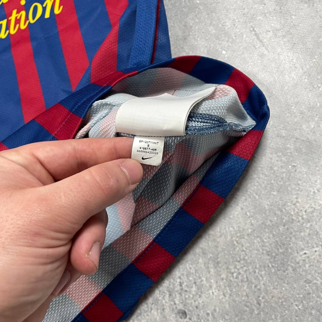 FC Barcelona 2011 2012 Home Jersey Nike Shirt Red/ Blue Size S thumbnail 17