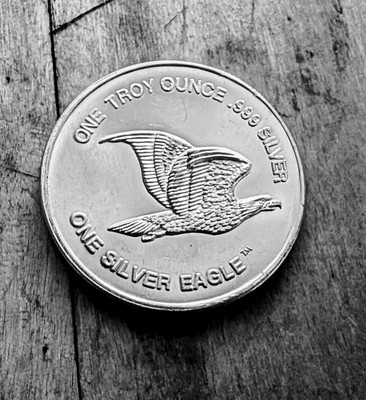 #ad #ad Rare CM International Trade Unit. One Silver Eagle $90.00