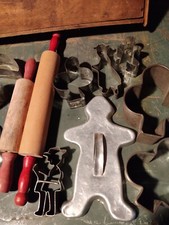 Vintage Ton Aluminum Cookie Cutter Lot Animals Playing Cards Rolling Pin...
