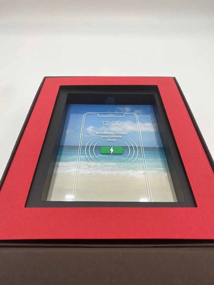 Soporte de carga inalámbrico TwelveSouth PowerPic Qi con marco de fotos para teléfonos inteligentes Foto 4 de 4