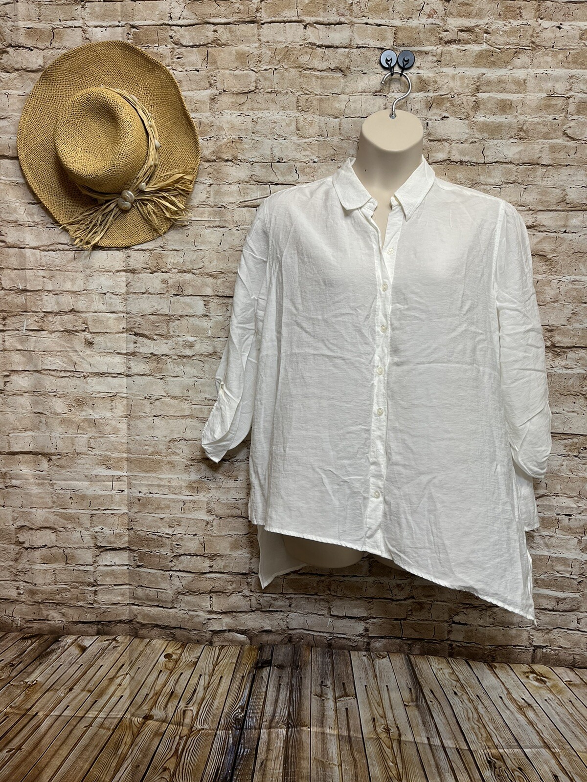 Chicos White Lightweight Button Front Artistic As… - image 1