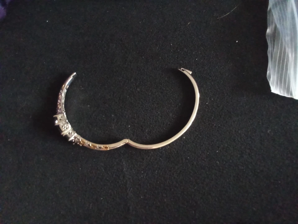 Karis Collection Naturel Black Spinel Bangle Bracelet. Size 7.25 - Image 4 of 4