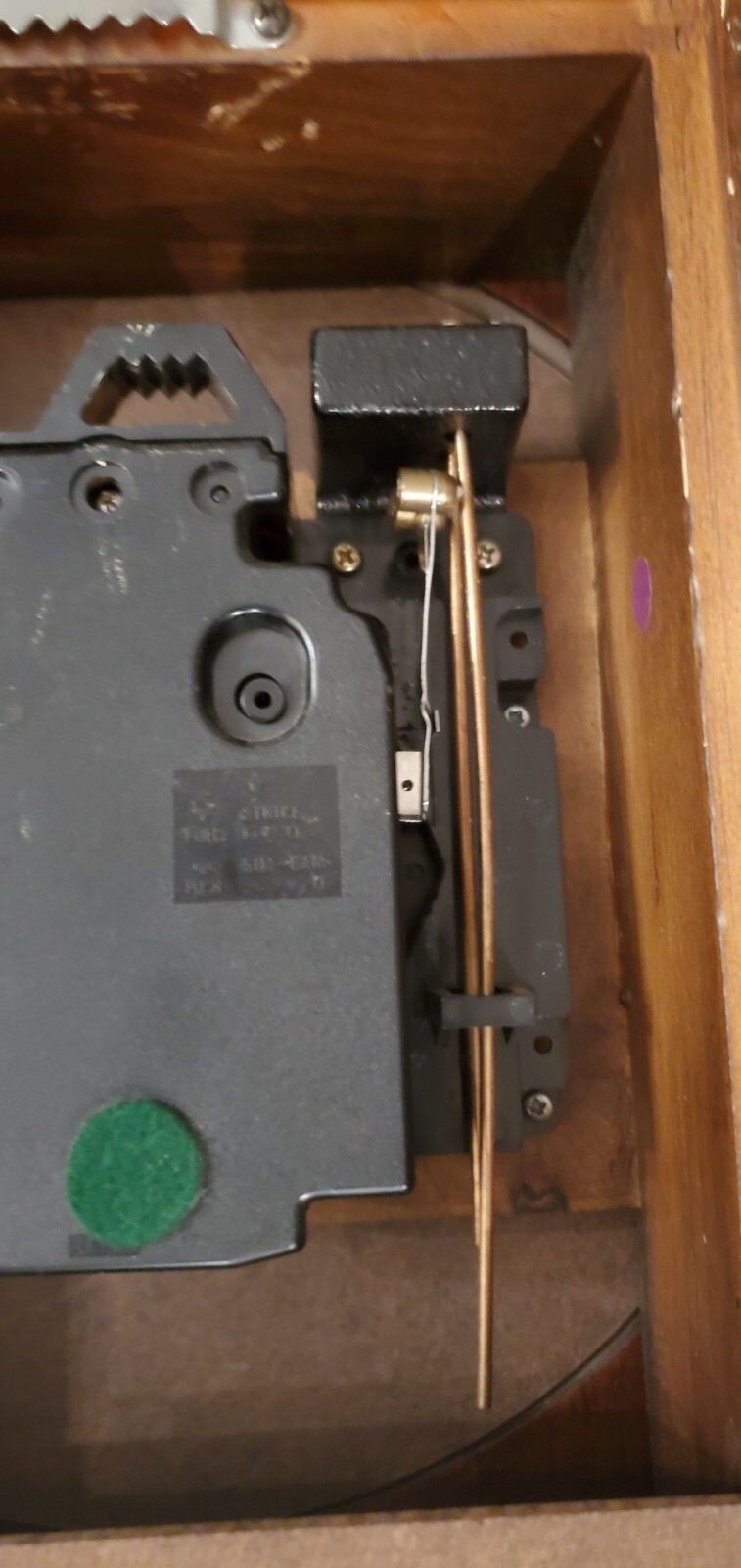 Vtg Howard Miller 612472 Clock Westminster Chime Pendulum Wall Oak