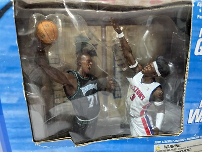 2004 Kevin Garnett vs Ben Wallace McFarlane SportsPicks Figures