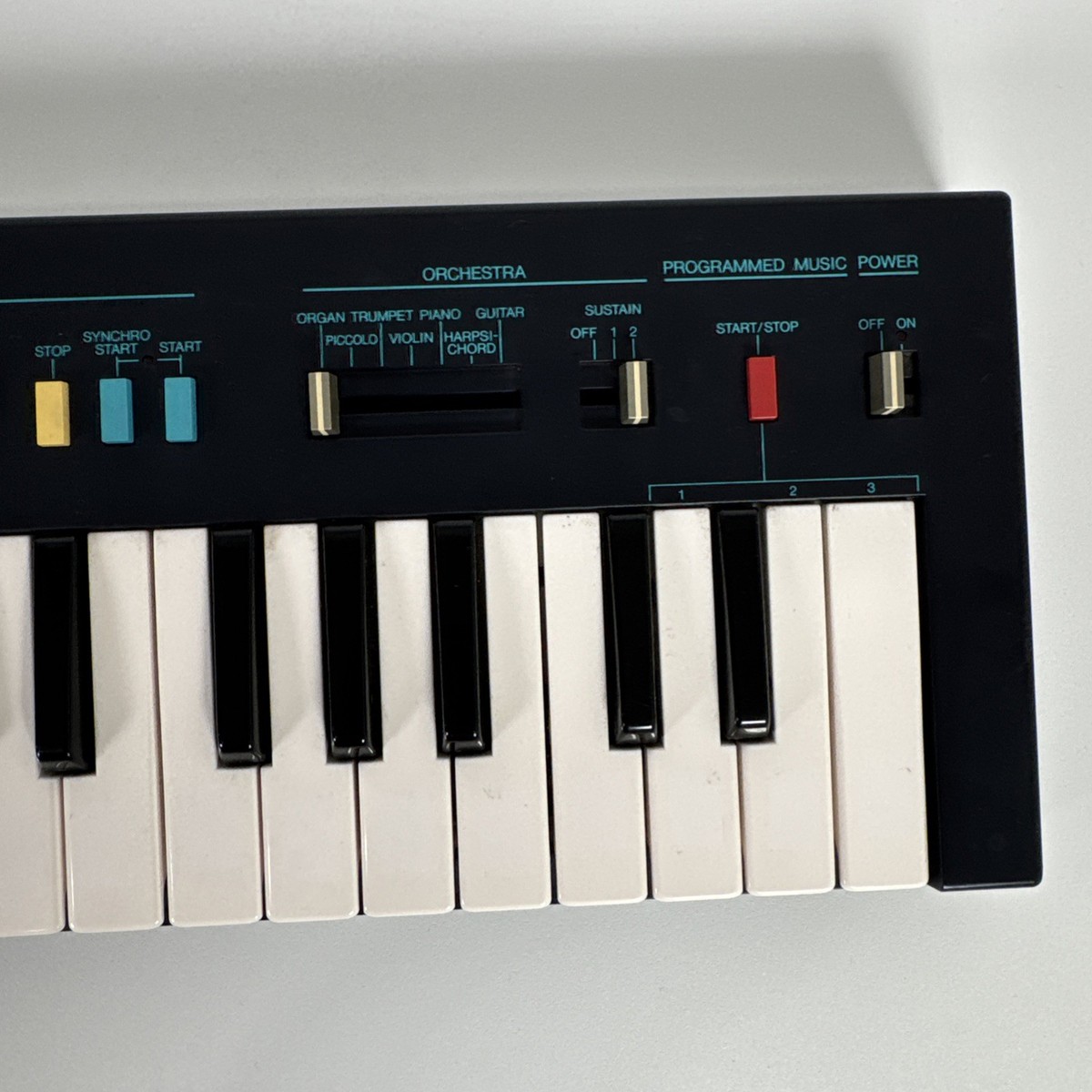 Vintage 1980s Yamaha PortaSound PS-200 Synthesizer Keyboard