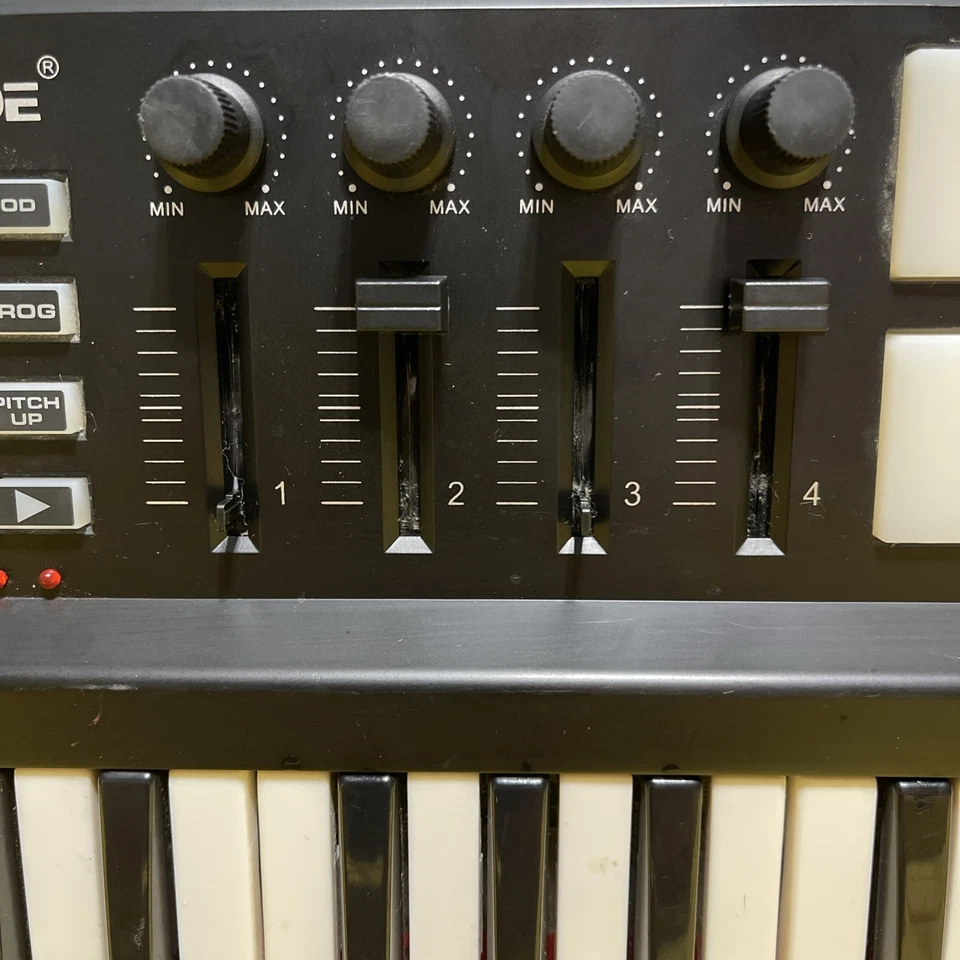 Controlador de teclado Worlde Panda Mini USB MIDI Foto 2 de 2