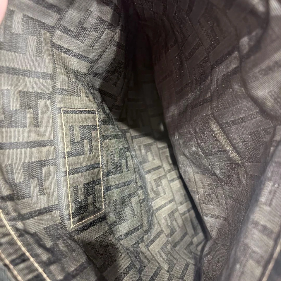 Bolso sin asas FENDI Zucca unisex de lona de cuero caqui marrón negro logotipo de Japón Foto 4 de 4