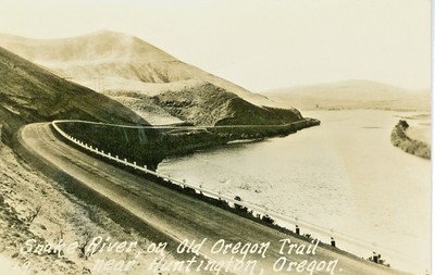 Huntington OR The Winding Snake River Road on the Oregon Trail RPPC 69