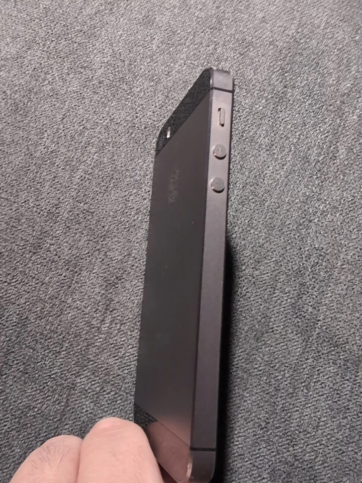 Apple iPhone 5s 16 GB Space Gray  Good Condition OEM Bundle A1533 - Image 2 of 4