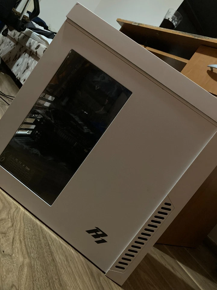 PC gaming antiguo Foto 3 de 4