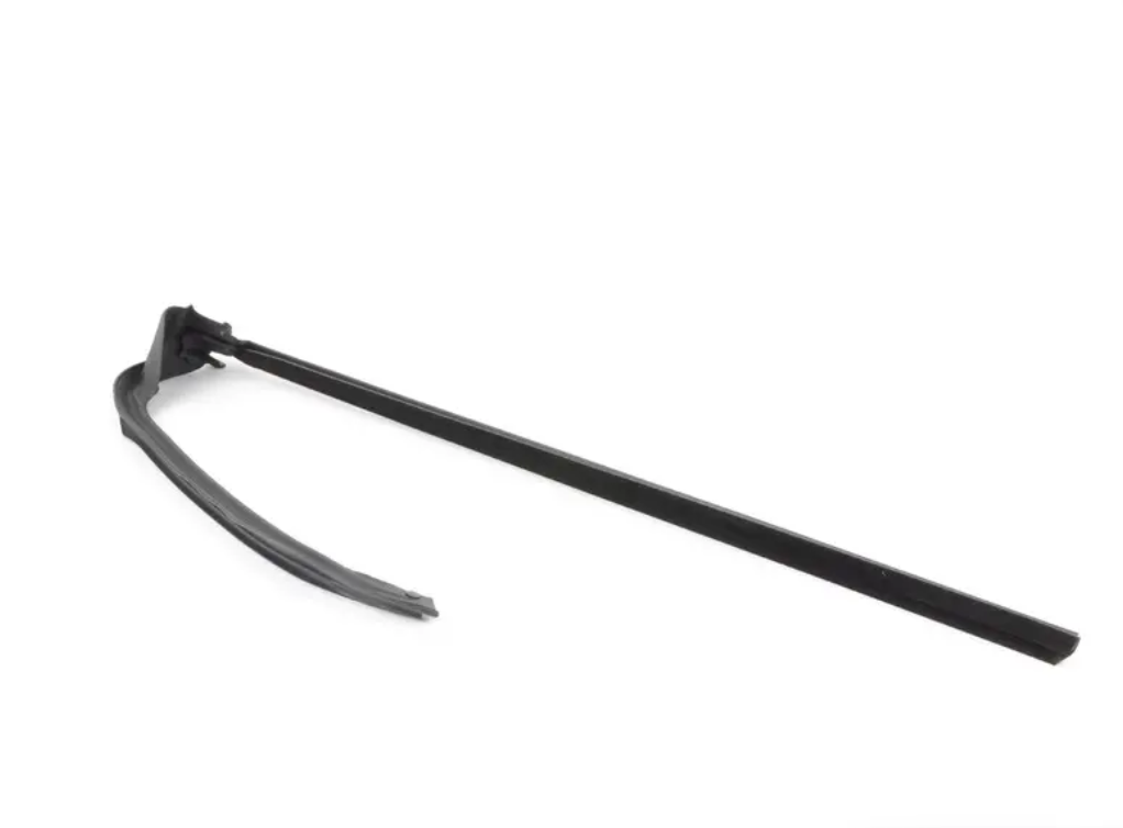 NEW BMW 3 E46 FRONT LEFT DOOR CHANNEL SEALING 7008573 51337008573