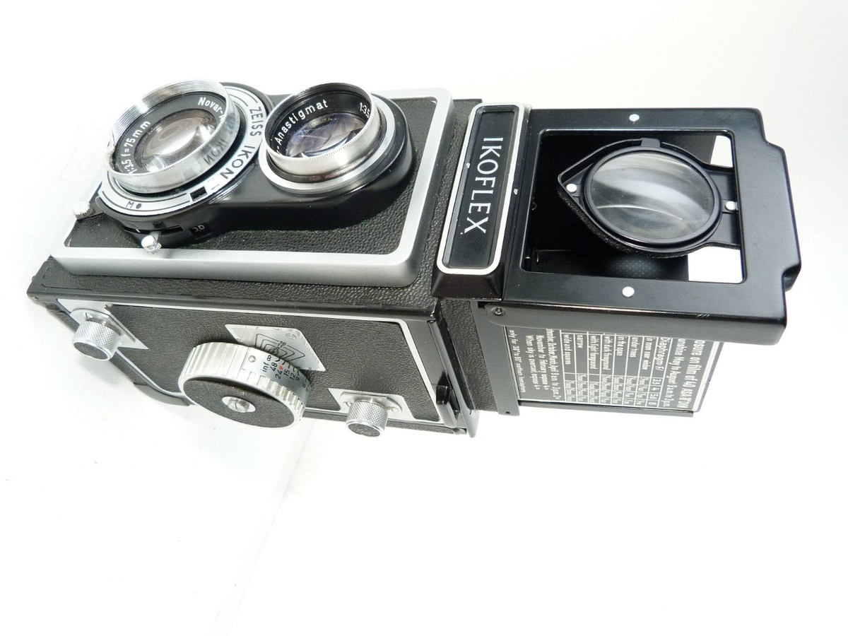VINTAGE ZEISS IKON IKOFLEX TLR W/ NOVAR 75MM 3.5 LENS.AS IS VINTAGE ZEISS IKON IKOFLEX TLR W/ NOVAR 75MM 3.5 LENS.AS IS