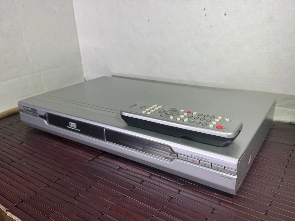 Grabadora de DVD LITEON LVW-5115GHC+ - con control remoto - probada y funciona Foto 2 de 4