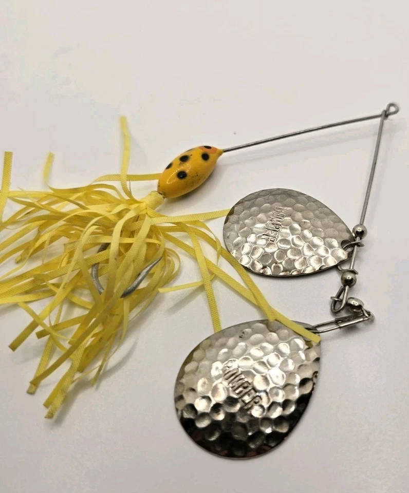 Señuelo de pesca Bomber doble hoja plateado Spinnerbait puntos amarillos/negros lubina  Foto 2 de 4