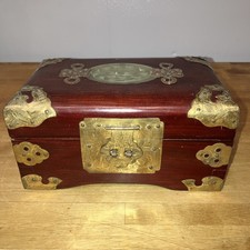 VINTAGE CHINESE WOODEN JEWELLERY BOX WITH JADE INSETS LACQUER FINISH BRASS HINGE