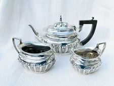 SET DA TÈ TRE PEZZI IN ARGENTO STERLING EDOARDIANO - CON Atkins, Birmingham, 1906.