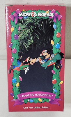 Disney Enesco Mickey & Friends Goofy Mickey Mouse Plane OL' Holiday Fun NEW