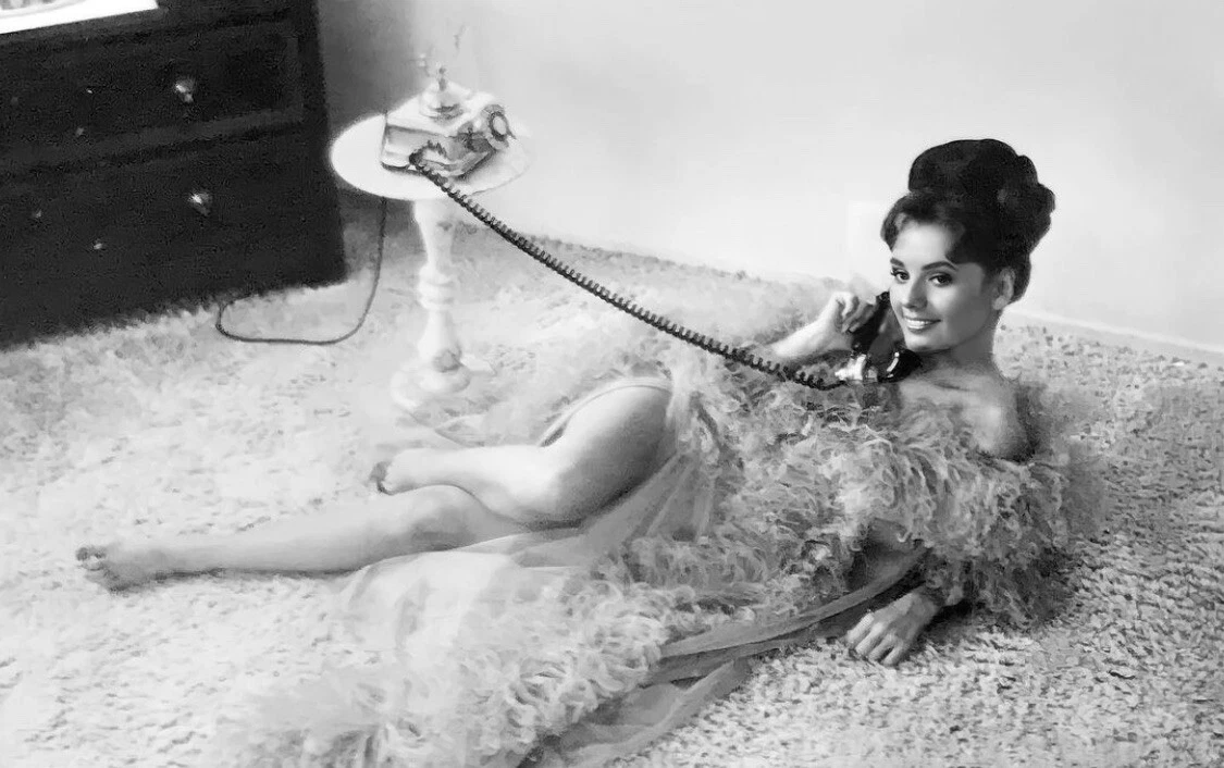 DAWN WELLS - SEXY ON THE PHONE !!! | eBay