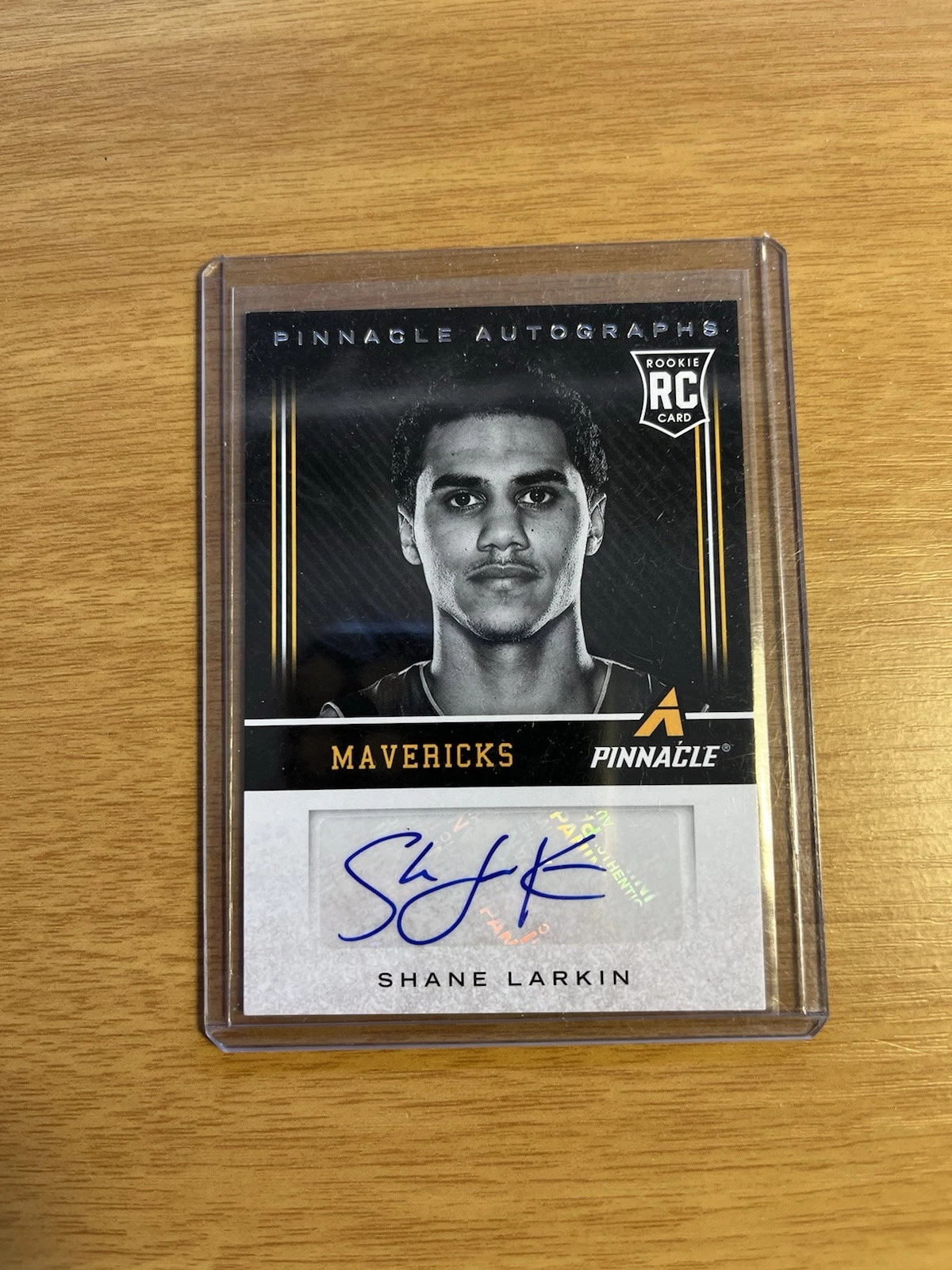 Shane Larkin trading card