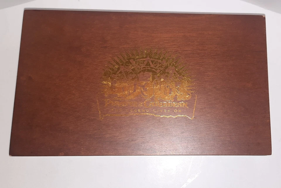 Disney Piratas del Caribe La leyenda vive en barcos LE 500 caja de 3 prendedores Foto 3 de 4