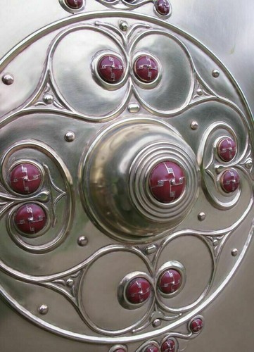 Shield Brass Medieval Knight Reenactment Celtic Shield Greek 36" inch Shield - Picture 3 of 4