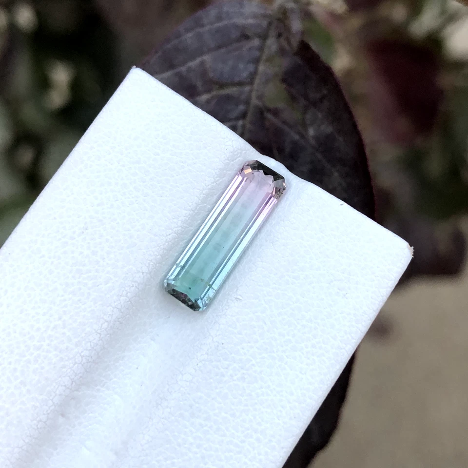 Magnificent Bi Color Tourmaline Gemstone 2.70 carat from Afghanistan - Image 3 of 4