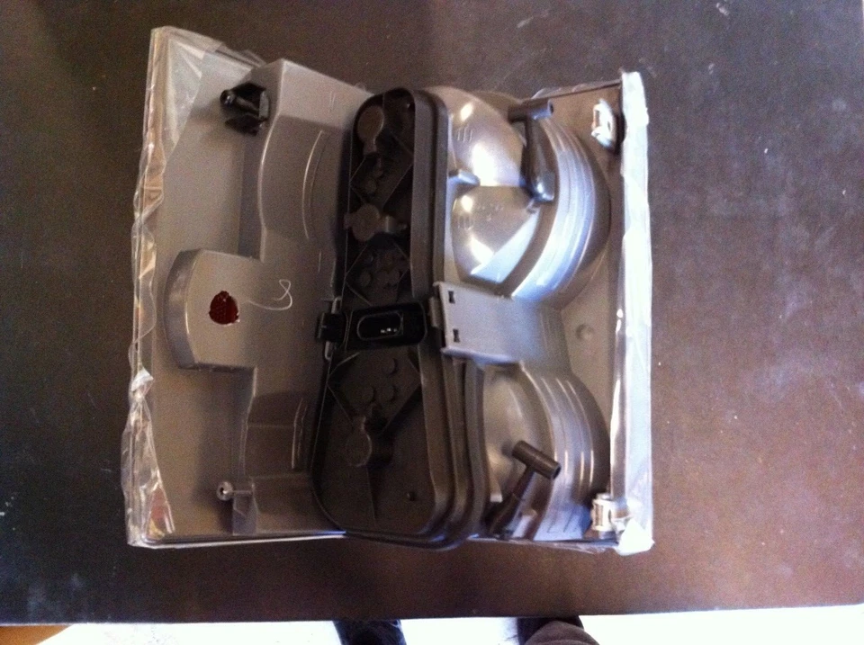 尾灯左驱动侧适用于 Land Rover RANGE ROVER 2003 - 2009 (XFB500272LPO) — 第 4/4 张图片