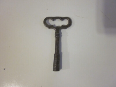 Antique CLOCK KEY MANTLE VINTAGE IRON BRACKET muse ears STYLE 3MM