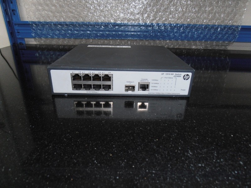 HP compact 8-Port Gigabit Switch JG348A 1910-8G & 1 SFP - Managed, fanless, 240v