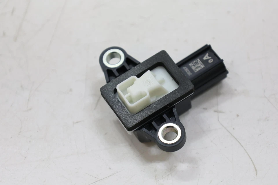 SENSOR DE IMPACTO DE CHOQUE AIRBAG DELANTERO DERECHO MAZDA CX-9 2016-2023 OEM GMC857KC0A Foto 3 de 4