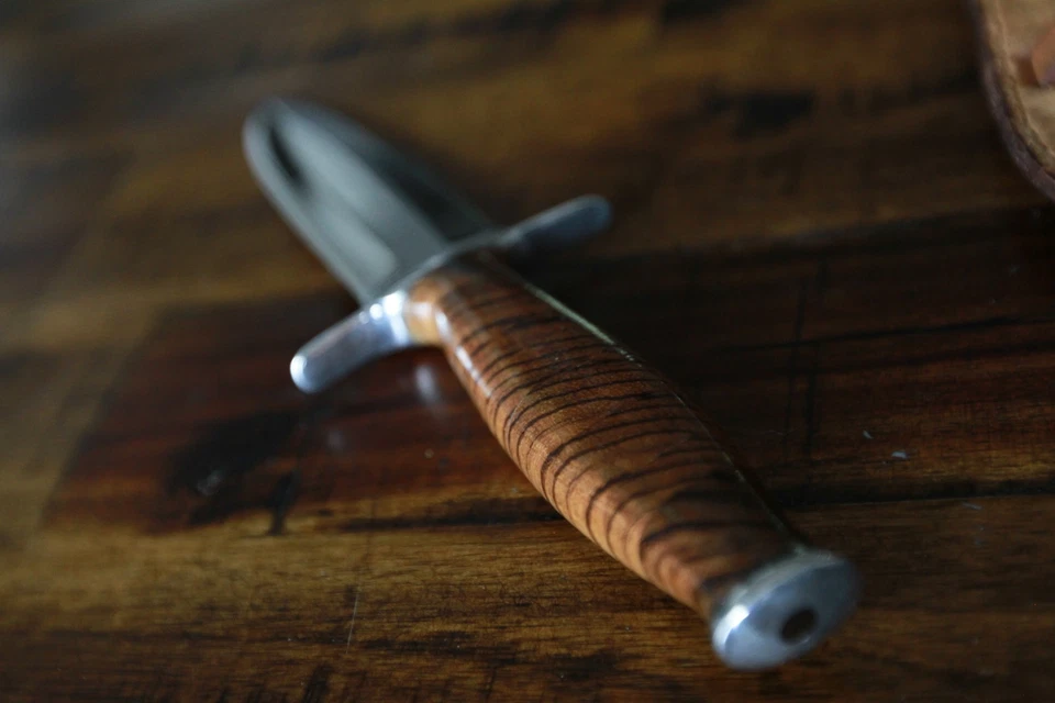 CUSTOM FIXED BLADE KNIFE DAGGER by JOHNNY HAMLET OF CLUTE TX w/ CUSTOM SHEATH - Image 3 of 4