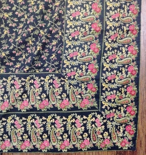 Mantel April Cornell Rectángulo Negro con Flores Rosa Amarillas 60" X 96" - Imagen 6 de 8