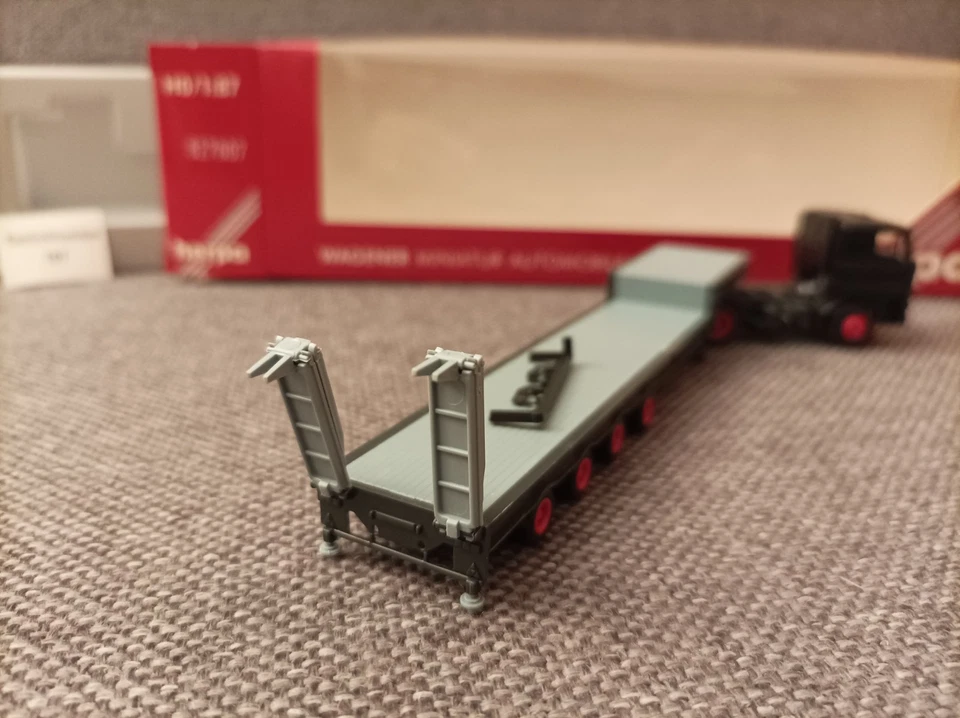 Herpa H0 1:87 in OVP - 827007 DAF 3600 Tieflader-Sattelzug ( in grün, neutral ) - Bild 4 von 4