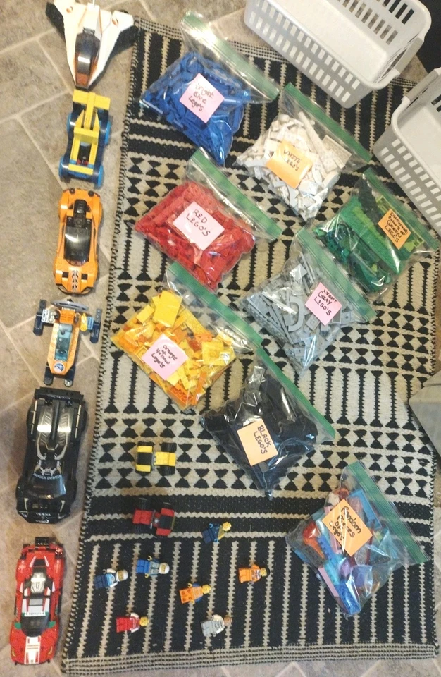 ¡8 bolsas de piezas LEGO surtidas y 1 bolsa de 7 chicos LEGO y 8 vehículos LEGO! ¡OFERTA! Foto 2 de 4