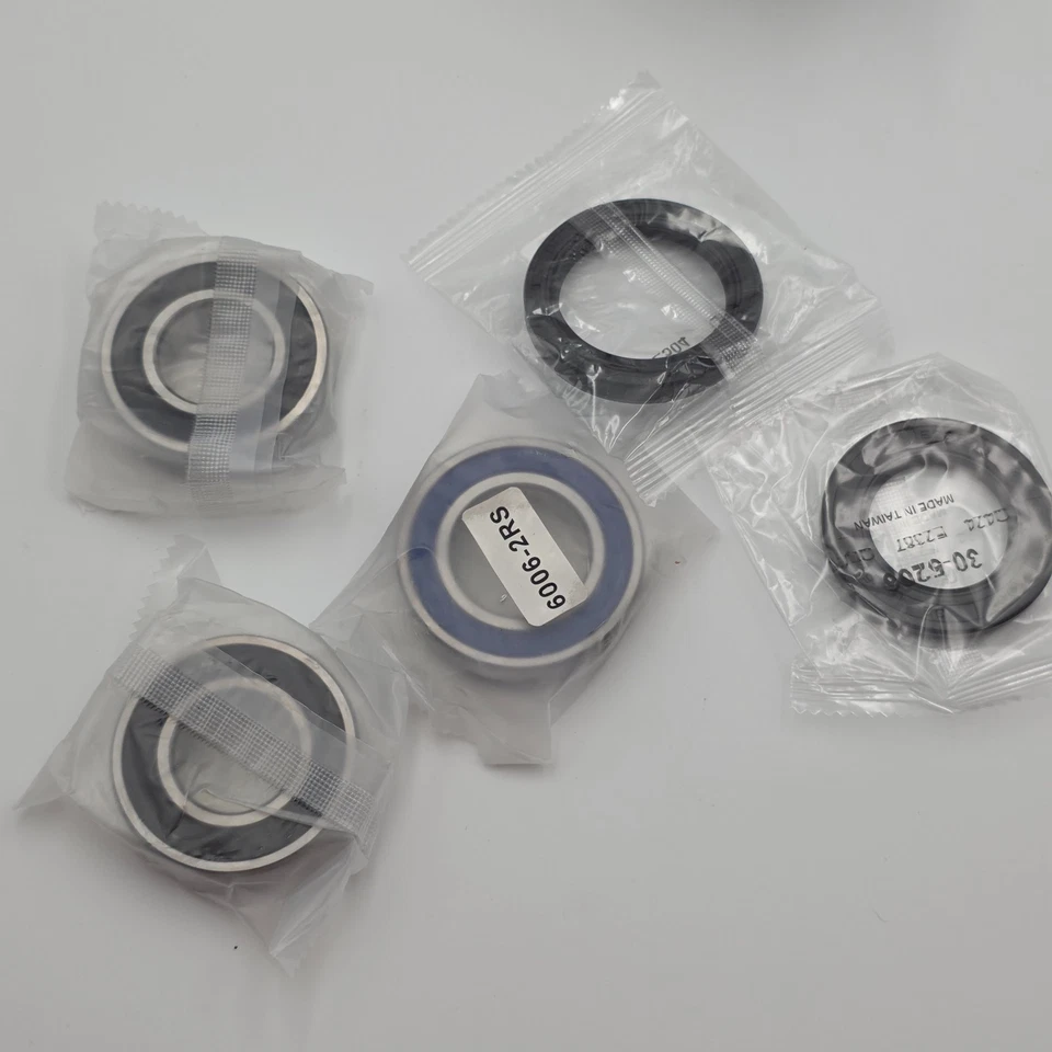 Nuevo kit de cojinete de rueda Pivot Works PWRWS-K04-000 para Kawasaki Z 1000 2003-2006 Foto 2 de 3