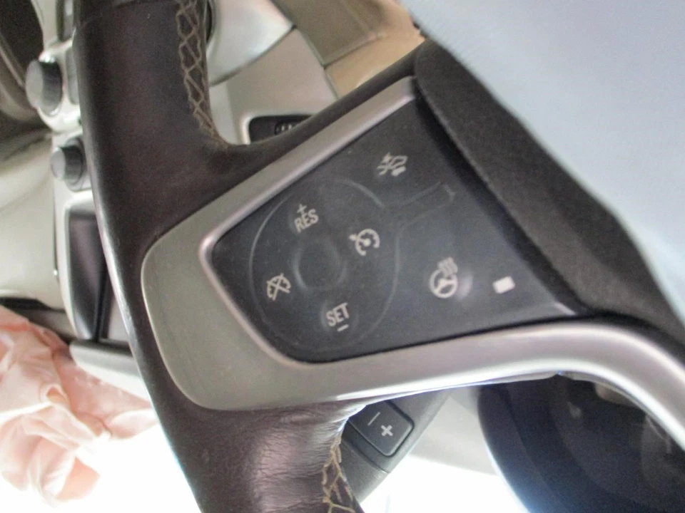 Volante usado se adapta a: GMC Yukon XL 1500 2017 grado A Foto 3 de 4