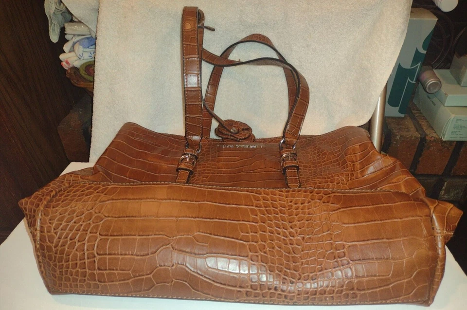 Bolso de Hombro Dana Buchman Imitación Cuero Caimán 3 Secciones Marrón Mano #23D Foto 2 de 4